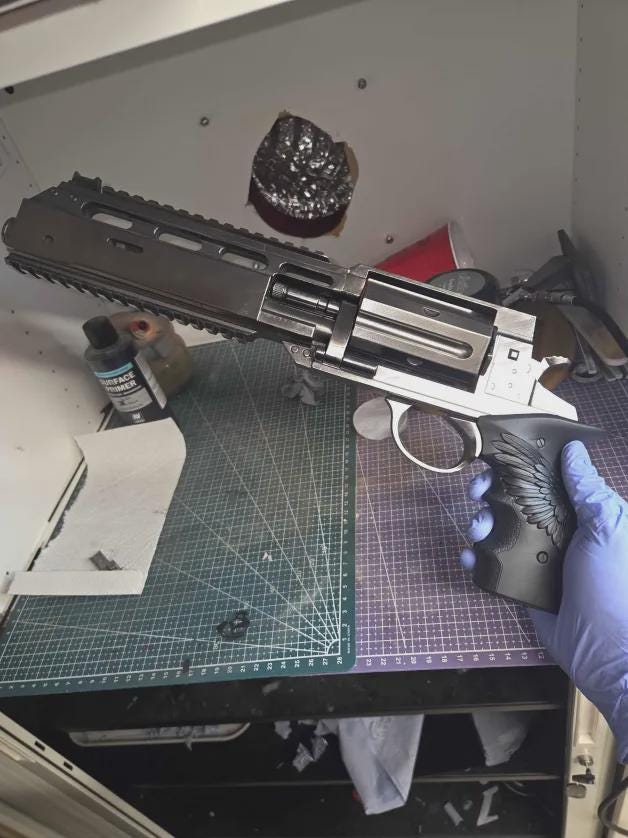 Resident Evil 9 Requiem Revolver & Hatchet Toy/Prop - Made of resin NON functional